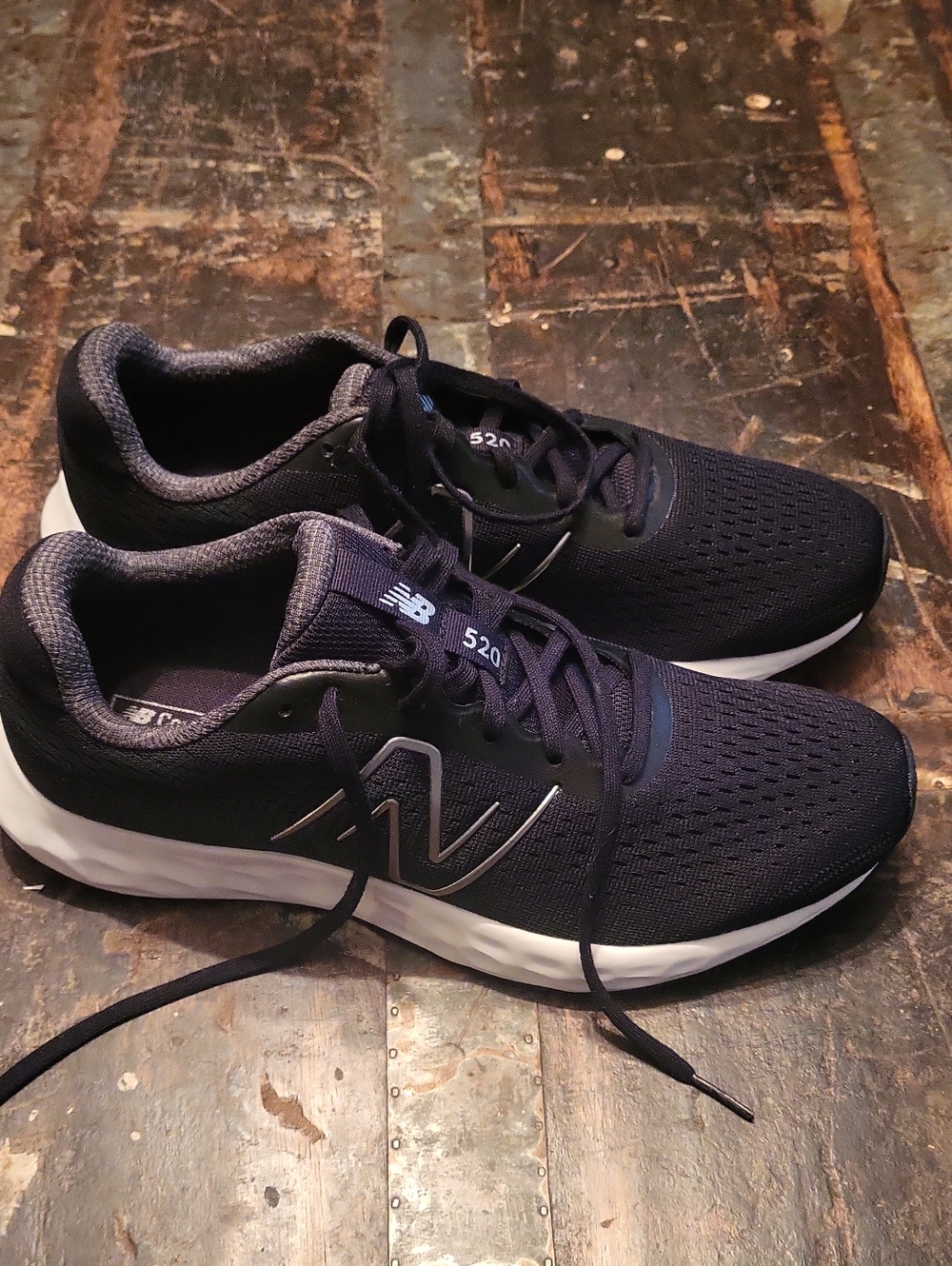 New Balance Men's Athletic Sneakers in Black and White